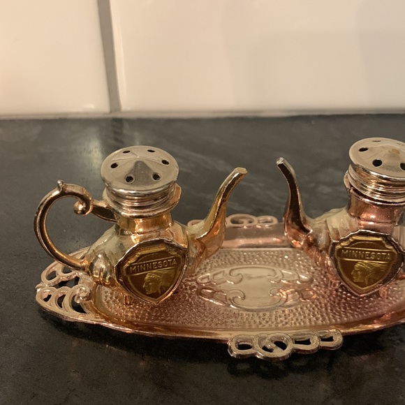 Vintage miniature, Minnesota salt and pepper, tea, pot, and tray - Picture 2 of 5